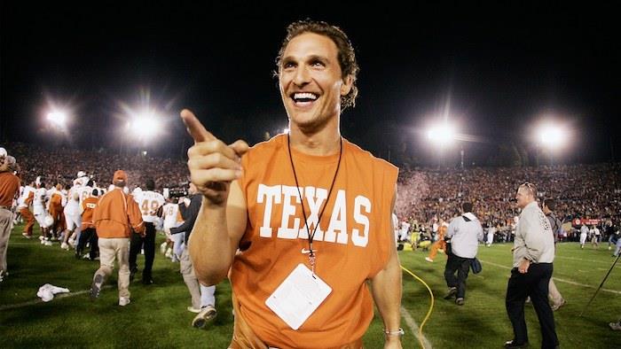 Po diplomi leta 1993 se je igralec Matthew McConaughey vrnil v kampus Moody College of Communication na Univerzi v Teksasu kot profesor kinematografije.