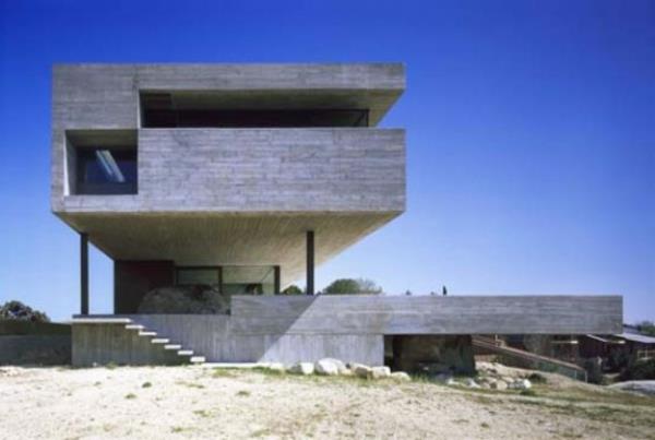 Minimalistinis dizainas-Pitch-House-Madridas-Ispanija-by-Iñaqui-Carnicero-01-525x353