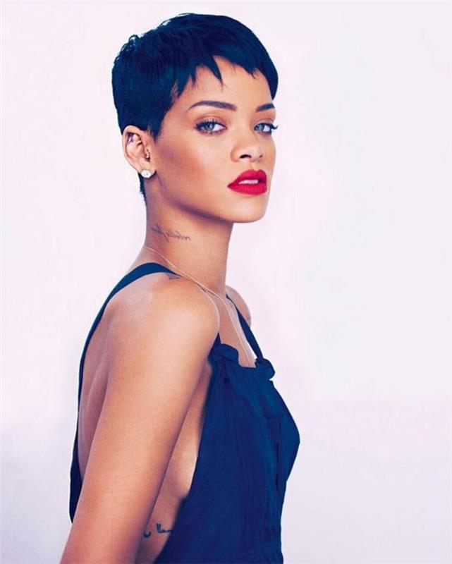 kısa kesim kadın, Rihanna, çocuksu kesim, siyah saç, incelen kakül, rock yıldızı görünümü