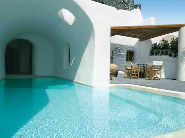 Santorini-Perivolas-Suites-otel-yüzme-havuz-ev-havuz-boyutlandırılmış