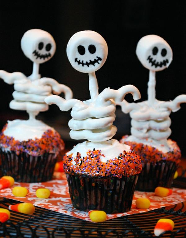 Skeleton-Cupcakes-yeniden boyutlandırılmış