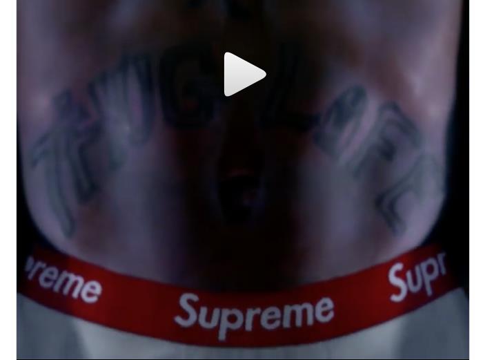 NYC prekės ženklas išleidžia „Supreme x 2pac“ anonsą su Tupac holograma SS20 kolekcijai