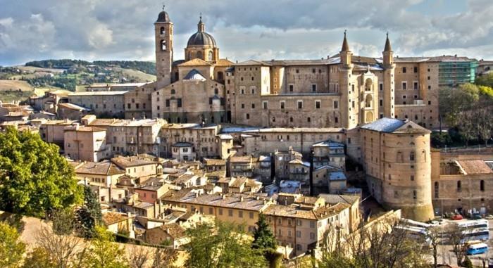 Urbino-obišči-v-Italiji-lepa-mesta-in-vogale-spremenjena velikost