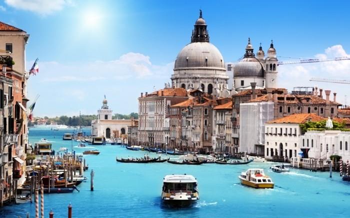 Benetke-lepo-mesto-sveta-na-morju-voda-okoli-Venecije-spremenjene velikosti