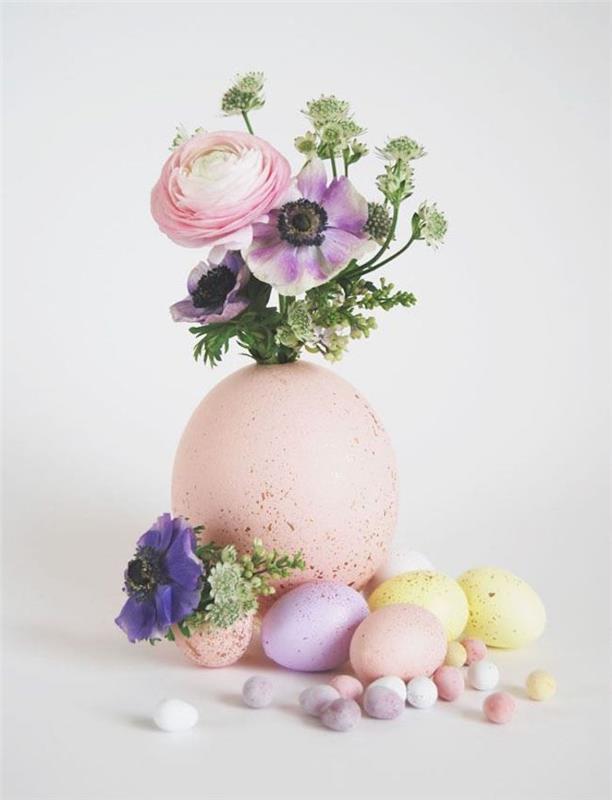 Velykų puošmena, didelis kiaušinis, naudojamas kaip dirbtinių gėlių vaza, mielas Velykų kiaušinis su laimingų Velykų atviruku, dažantys kiaušinius