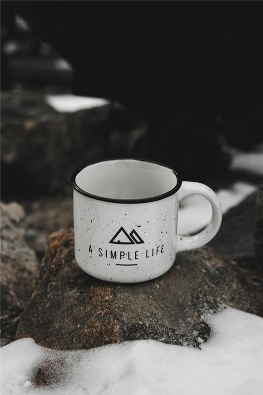 basit bir hayat, kahve kupası, karlı bir kayanın üzerinde, iphone duvar kağıdı tumblr