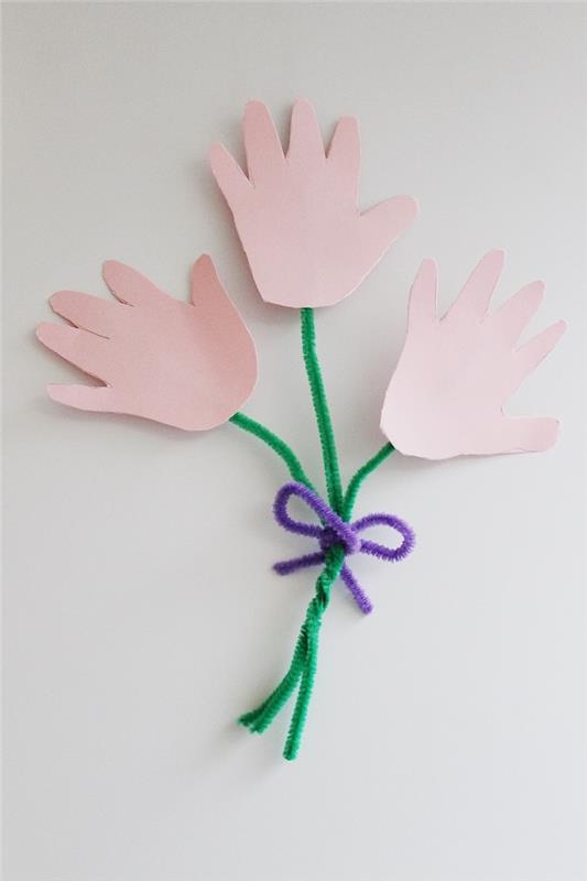 „Pasidaryk pats“ netikrų gėlių puokštė atvirukuose, motinos dienos dovanos idėja, kurią lengva padaryti su popieriumi