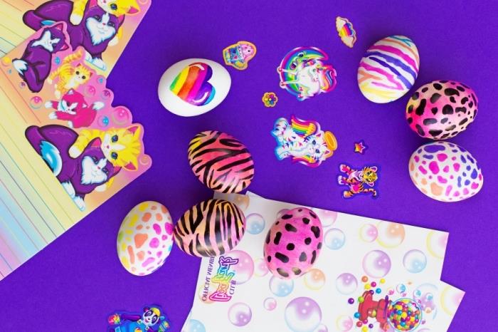 çocuklar için kolay ve eğlenceli kendin yap, kendinden yapışkanlı çıkartmalar ve akrilik boyalarla yumurta dekorasyonu