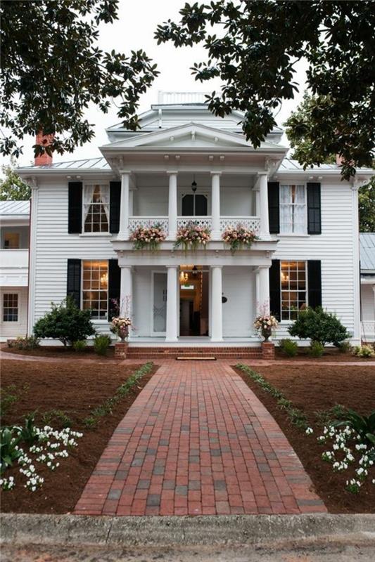 občudovanja vredna klasična arhitektura kolonialno modernizirana ameriška hiša