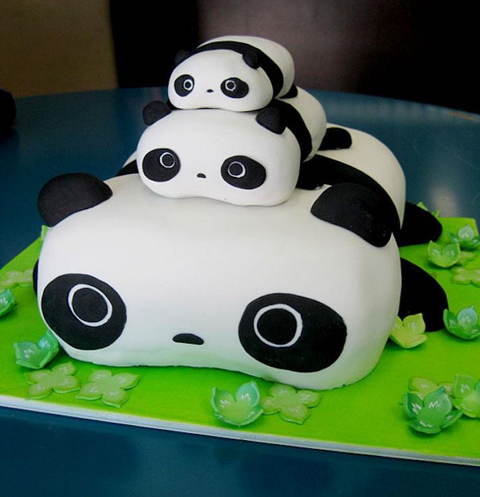 Eğlenceli panda pastası, komik üç katlı doğum günü pastası, arkadaşlarla parti ve özel pasta