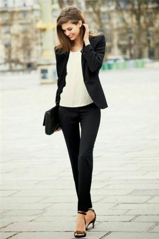 elegantna ženska obleka, bela majica, sandali s peto, kavbojke ali črne hlače, elegantna jakna