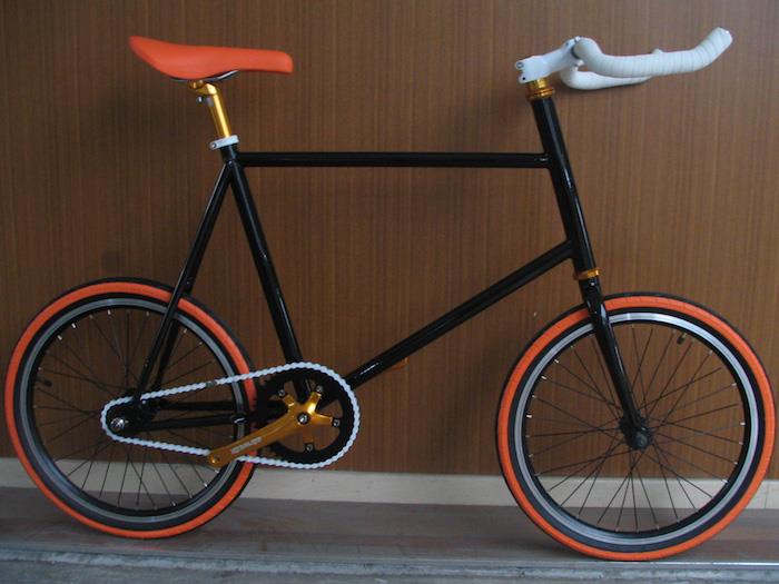 fixi hipster kolo fiksna oprema majhna kolesa črna oranžna pretvorba