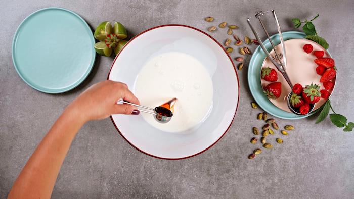 pridėkite vanilės pavyzdį, kaip padaryti tobulą desertą paprasto stiliaus originalius naminius ledus