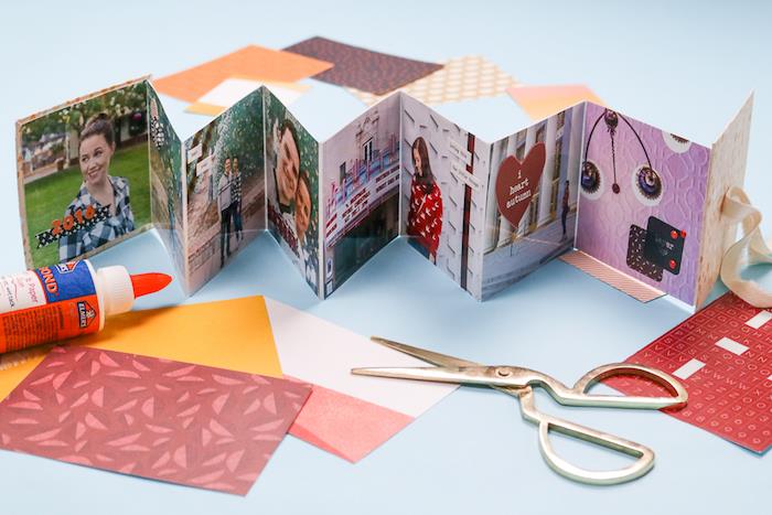 el yapımı bir hediye örneği, çift fotoğraflı akordeon katlanmış bir scrapbooking fotoğraf albümü