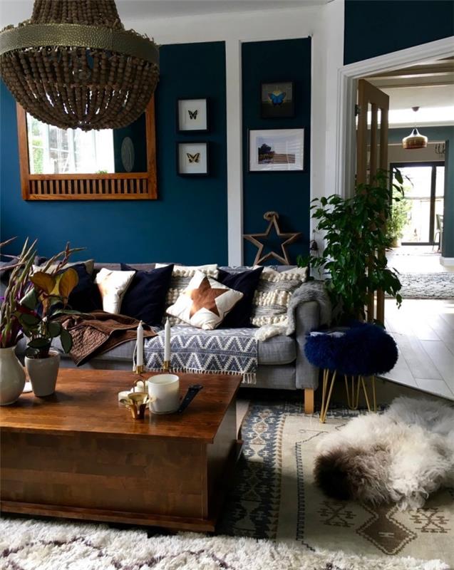 Doğal dokunuşlarla ısınan beyaz ve mavi bohem şık oturma odası, rahat ve kozalak bir atmosfer için hangi oturma odası duvar rengi
