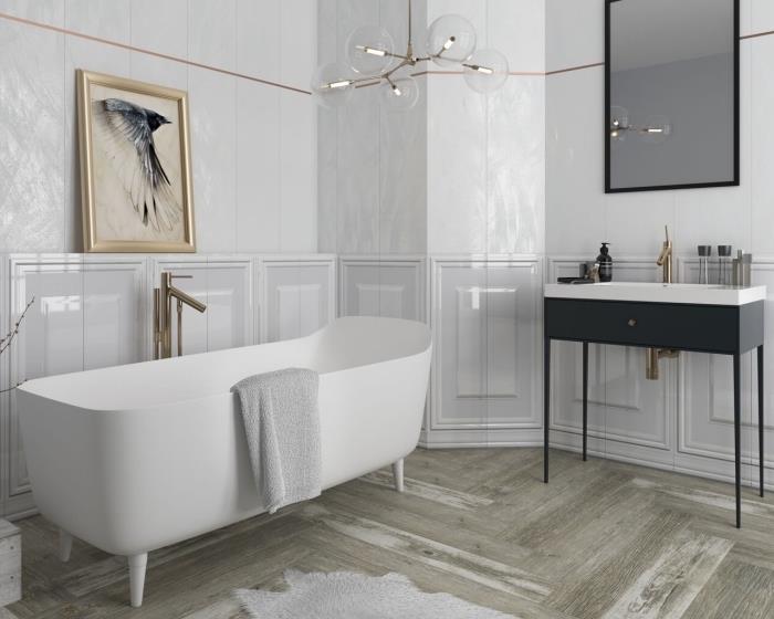 Bakır frizli beyaz ve açık gri lüks banyo duvar karoları, küvetli tasarımcı banyo dekoru