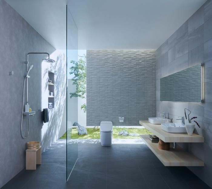 erdvi vonios kambario dekoro idėja su dušu, šiuolaikiškas vonios kambario dizainas neutraliomis baltomis ir pilkomis spalvomis