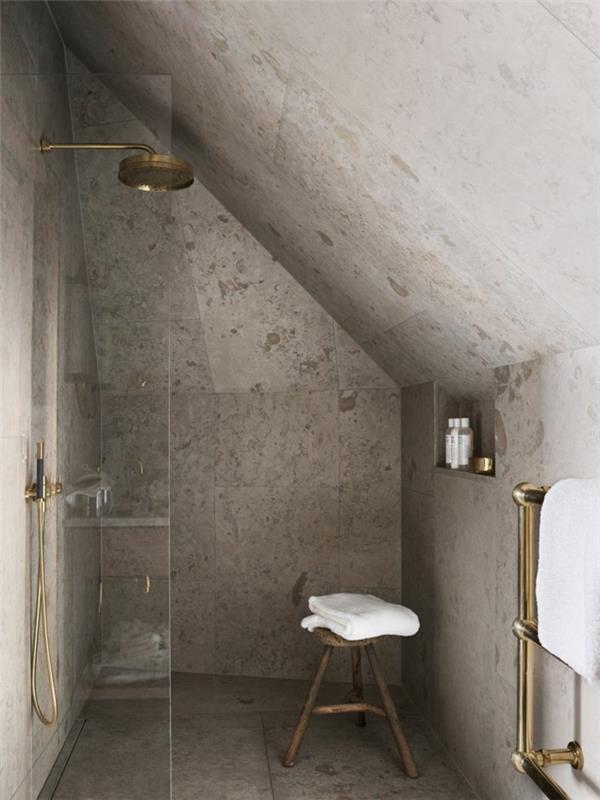okrasite majhno kopalnico s sivimi stenami s sivimi ploščicami v sodobni sobi