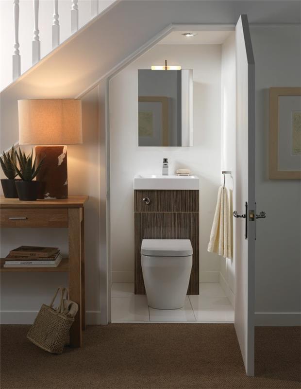 urediti-majhno-kopalnico-pod-stopnicami-majhno-kopalnico-pod-pobočjem-v-hiši
