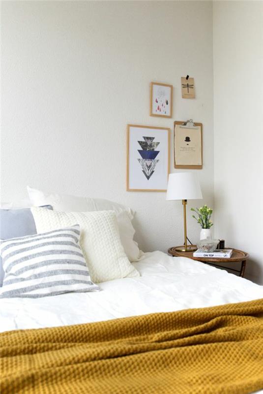 güneşli ve yazlık bir atmosfer için bir yatak odası nasıl yenilenir, beyaz ve gri yatak odasında dekoratif bir vurgu olarak sarı hardal rengi ekose