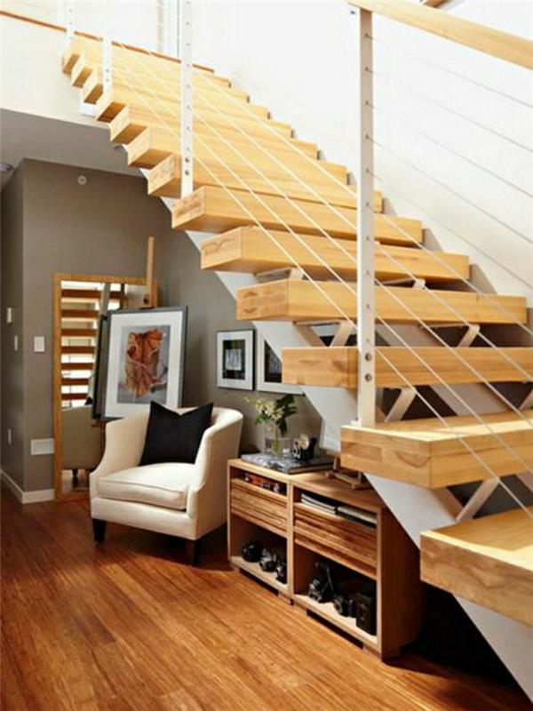 aranjman-merdiven altı-mobilya-merdiven altı-kanepe-merdiven altı-parke-yastık-siyah