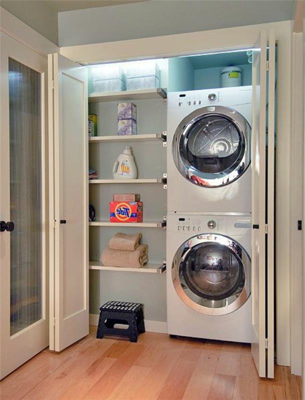 opremite svojo pralnico, super kompaktna ligerija z dvema strojema in skritimi policami