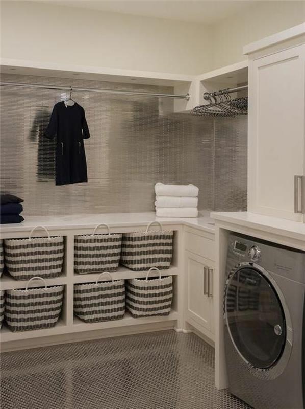 opremiti svojo pralnico, sijoče stenske ploščice, tkane košare in pralni stroj