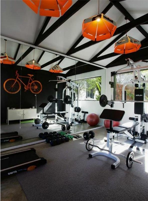 garažą paversti miegamuoju-sporto sale-dekoratyvine-dviračio lubomis-su medinėmis sijomis