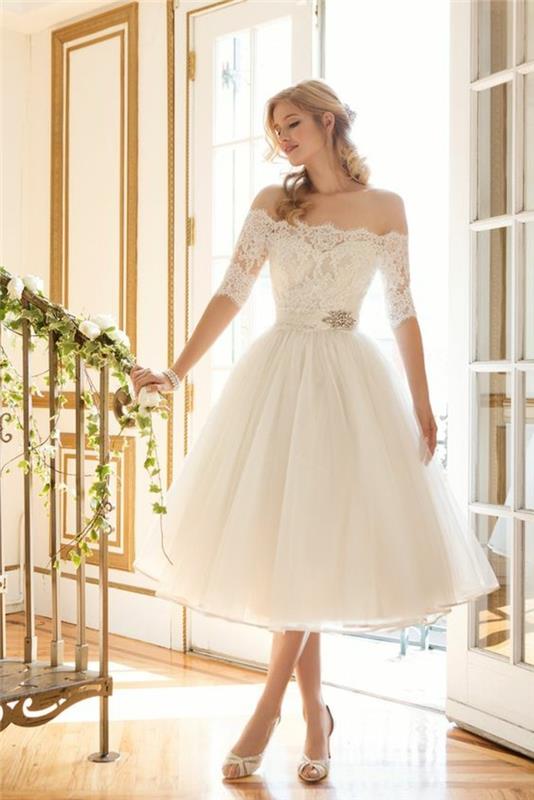 meilė ir santuoka-trumpa vestuvių suknelė-graži pelėda-vestuvių idėja-suknelė su rankovėmis