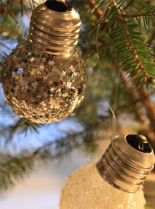žarnice-preoblikujejo-v-lepo-dekoracijo-za-božično drevo-naredi-naredi-božič-fantastična-ideja