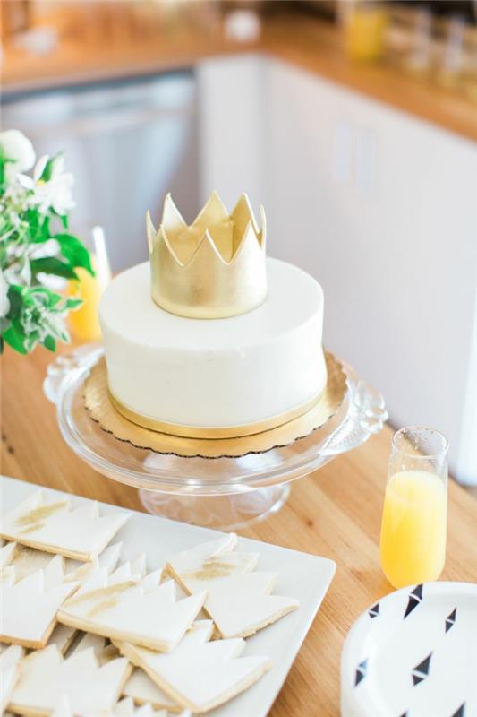 Skanus tortas princesės pilies pyragas Disney princesės auksinė karūna