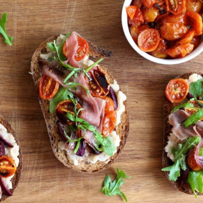 domates, ricotta, rocotta peyniri ve adaçayı ile lezzetli tarif