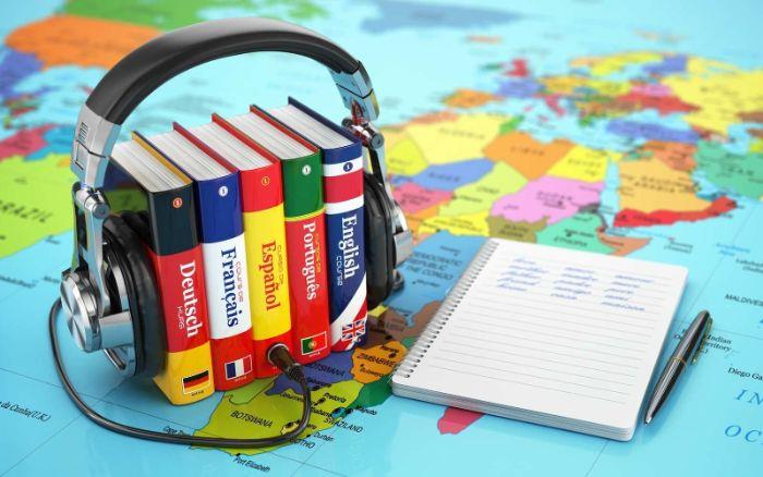 yeni bir dil öğren aktivite hapsi fikri evde ne yapmalı ingilizce konuşmayı öğren ispanyolca kursa git