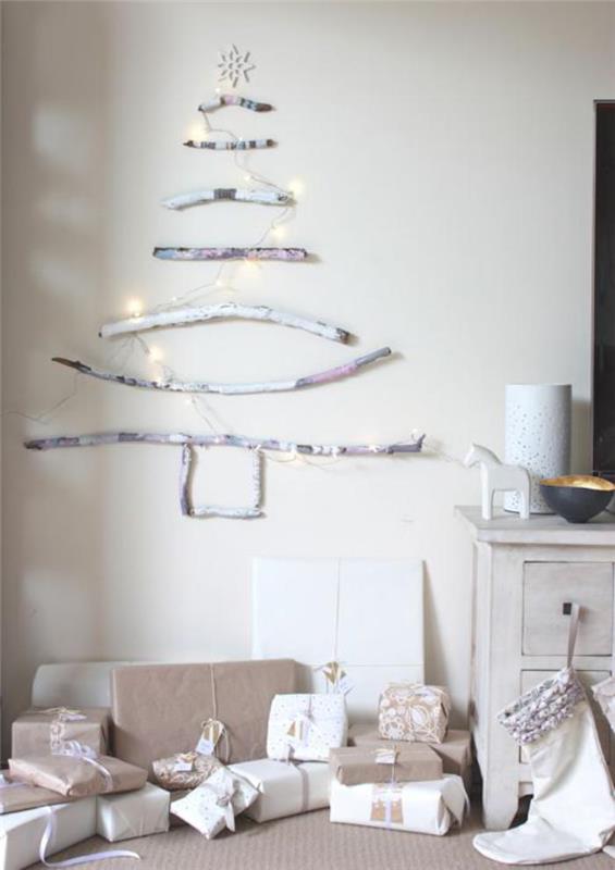 belo pobarvano-leseno-božično drevo