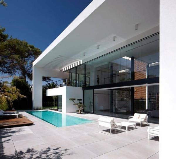 bauhaus-architecture-modern-house-in-haifa-lauko-baseinas-pakeistas dydis