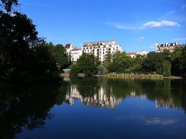 haussmmannian-architecture-parc-Montsouris-lake-Paris