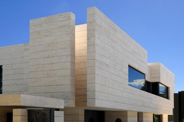 minimalistinė architektūra-novatoriška-a-las-rozas-design-by-a-cero-architektai