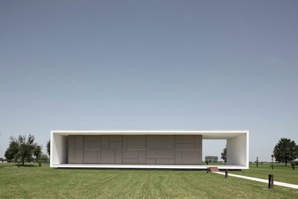 minimalistinė architektūra-namas-Italijoje-by Andrea-Oliva