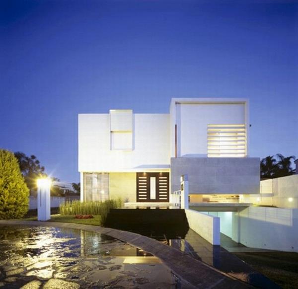 modernios minimalistinės architektūros žibintai
