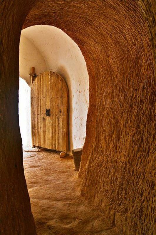 vernacular-architecture-vernacular-corridor