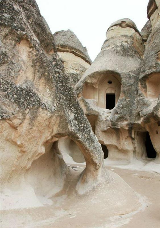 vernacular-architecture-hiše-v-kamnih