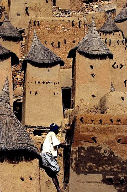 vernacular-architecture-vernacular-house-hiše