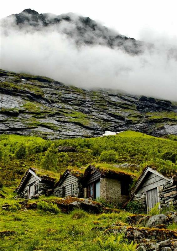 vernacular-architecture-vernacular-houses-in-the-mountain
