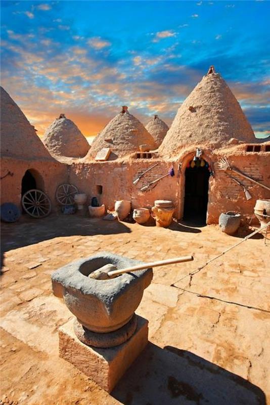 vernacular-architecture-a-natural-life-pod-nebom