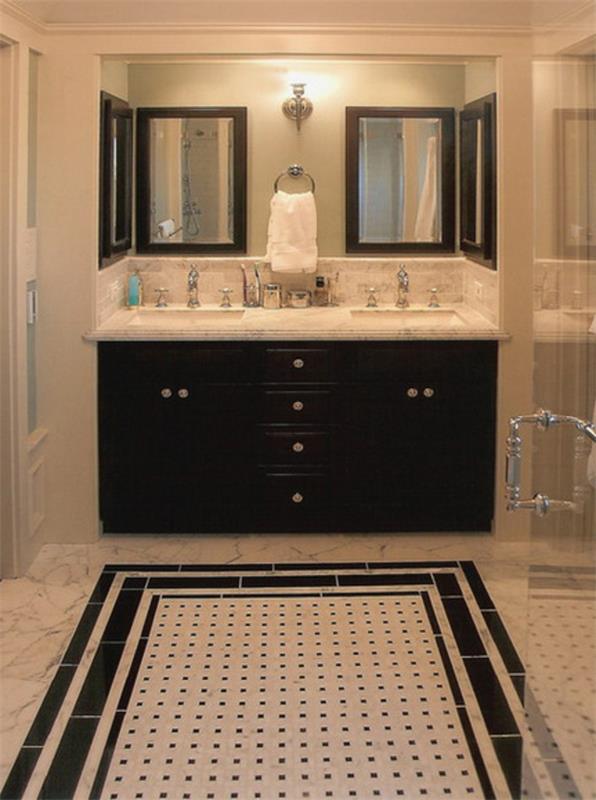 kopalnica-omara-z-ogledalom-dvema umivalnikoma-in-štirimi ogledali