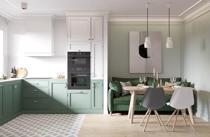 kuhinjski dekor z dvobarvnimi stenami v žajbljevi zeleni barvi in ​​beli barvi, kuhinja v obliki črke L z belimi stenami z zelenim pohištvom