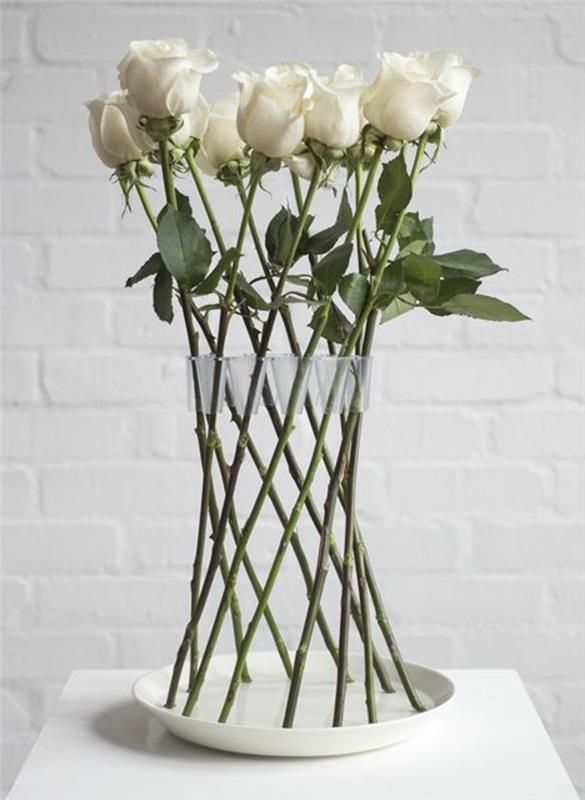 modern-foral-art-vazo-ve-beyaz-güller