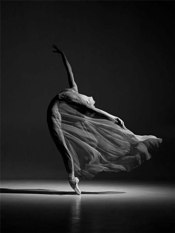 sanatsal-foto-siyah-beyaz-fotoğraf-dansı