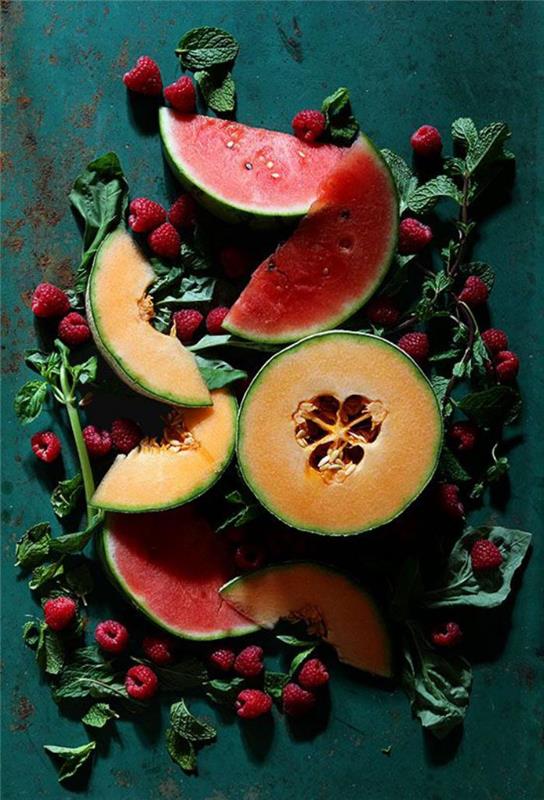 gurmaniška lėkštė-graži-dekoracija-su vaisiais