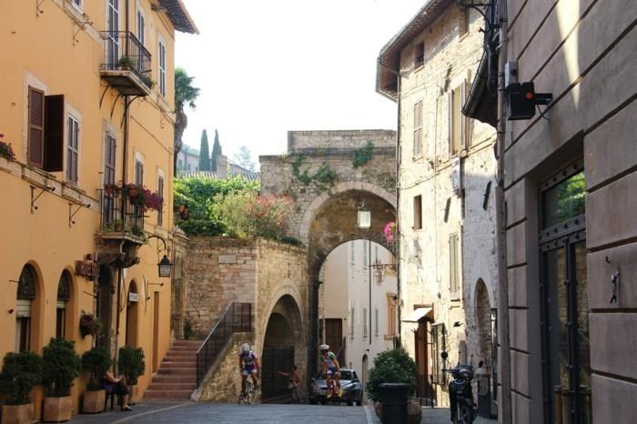 velikost sedežnih najlepših mest v Italiji za obisk srednjih let